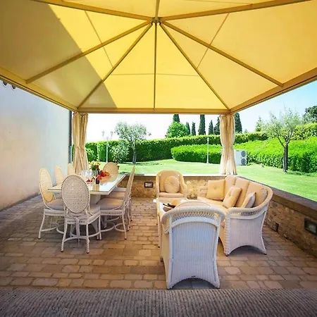 Spacious With Private Pool *